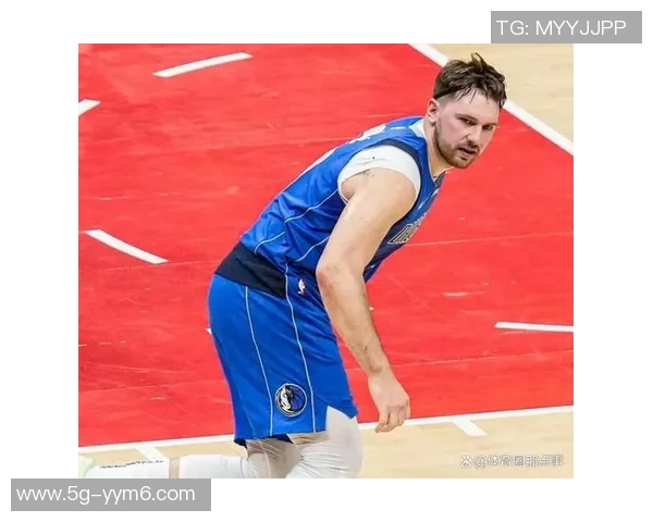 东契奇神勇表现三分球与突破上篮齐发力已砍下23分助球队争胜