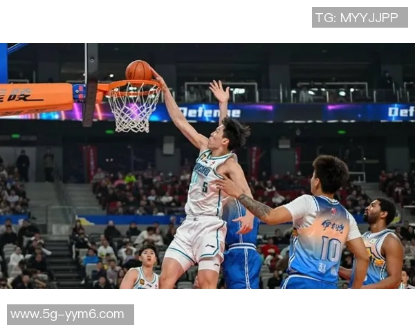 阿夫迪亚助攻杨瀚森三分球精彩瞬间展现默契配合与华丽传球技巧 阿夫迪亚助攻杨瀚森三分球精彩瞬间展现默契配合与华丽传球技巧