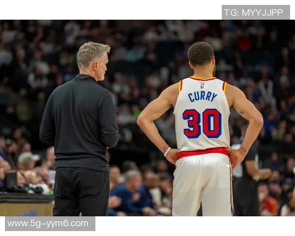 科尔强调防守策略通过大个子限制小卡的出手机会